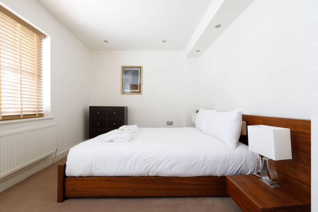 Beautiful 2 Bedroom Mews House With Parking By The Beach Brighton Exterior photo