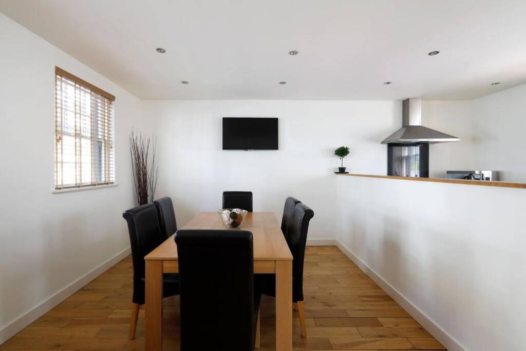 Beautiful 2 Bedroom Mews House With Parking By The Beach Brighton Exterior photo